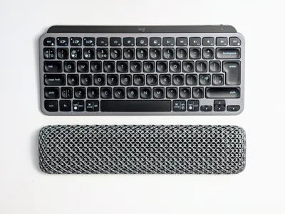 AeroRest: The Ultimate Lattice Wrist Support - Image 3